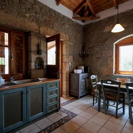 Spiti-eleonas * Agios Nikolaos (Mani)