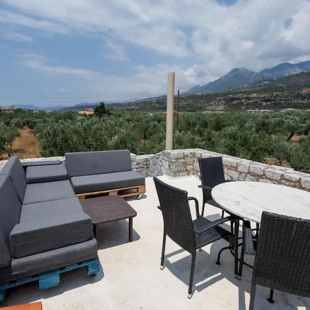 Spiti-eleonas アイオス・ニコラオス